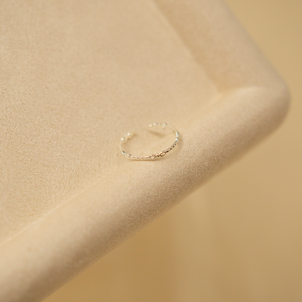 Ribbon Knot Ring