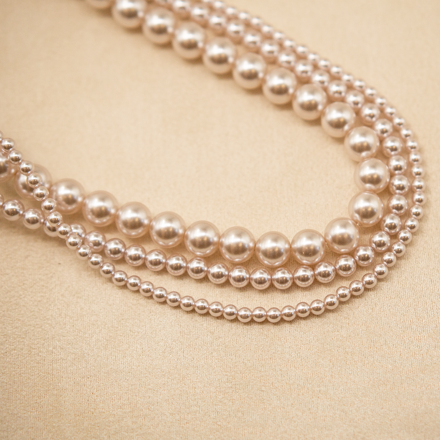 Rosy Pearl Necklace