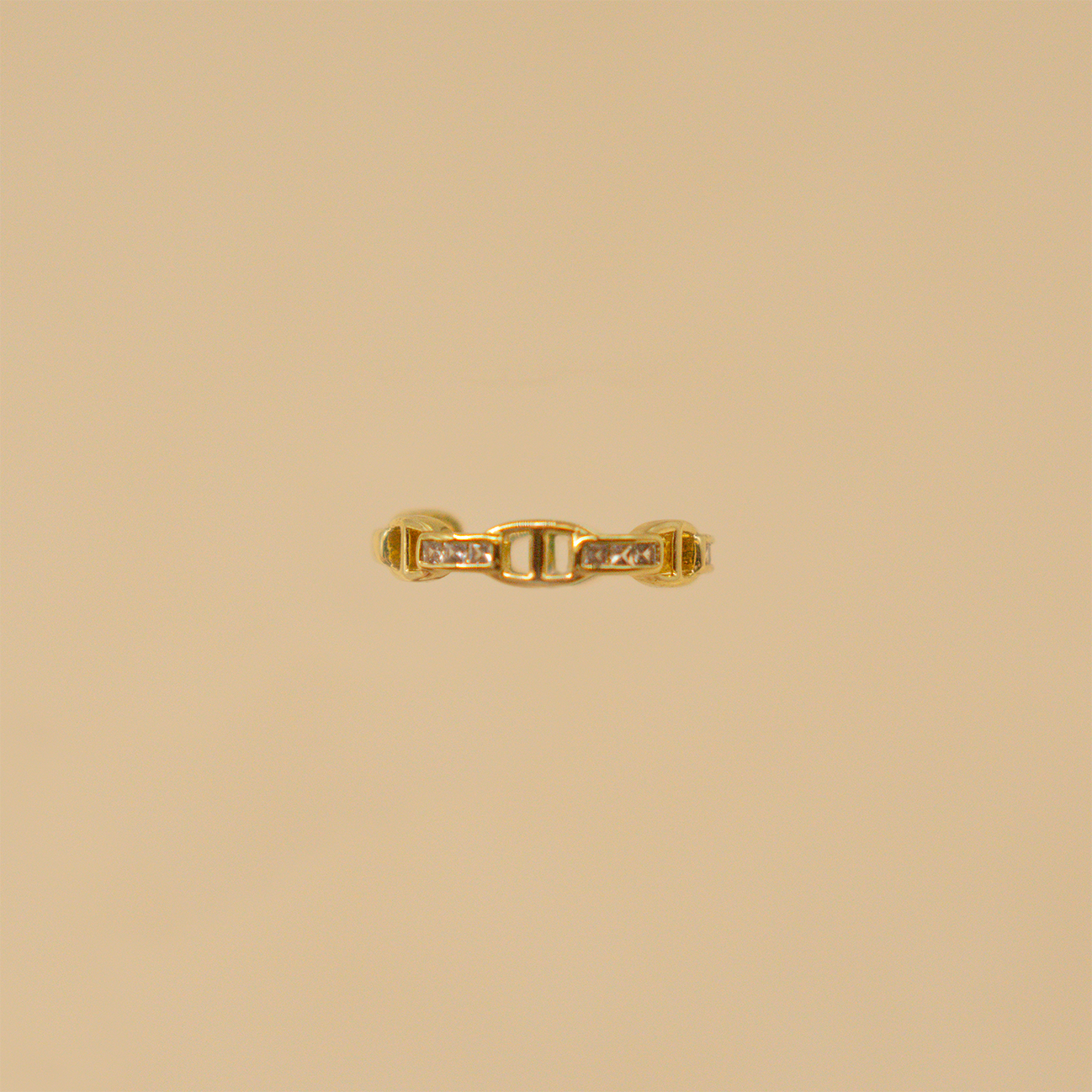 Linked Gleam Ring