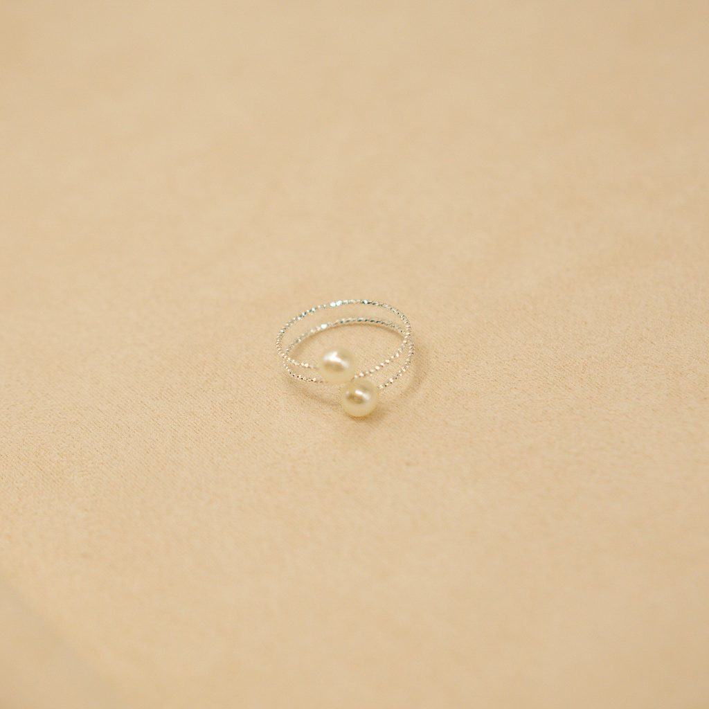 Orbit Pearl Ring