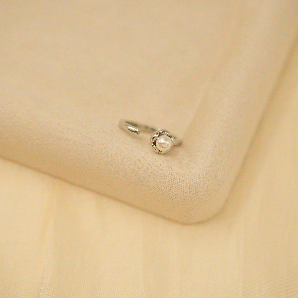 Pearl Bloom Ring