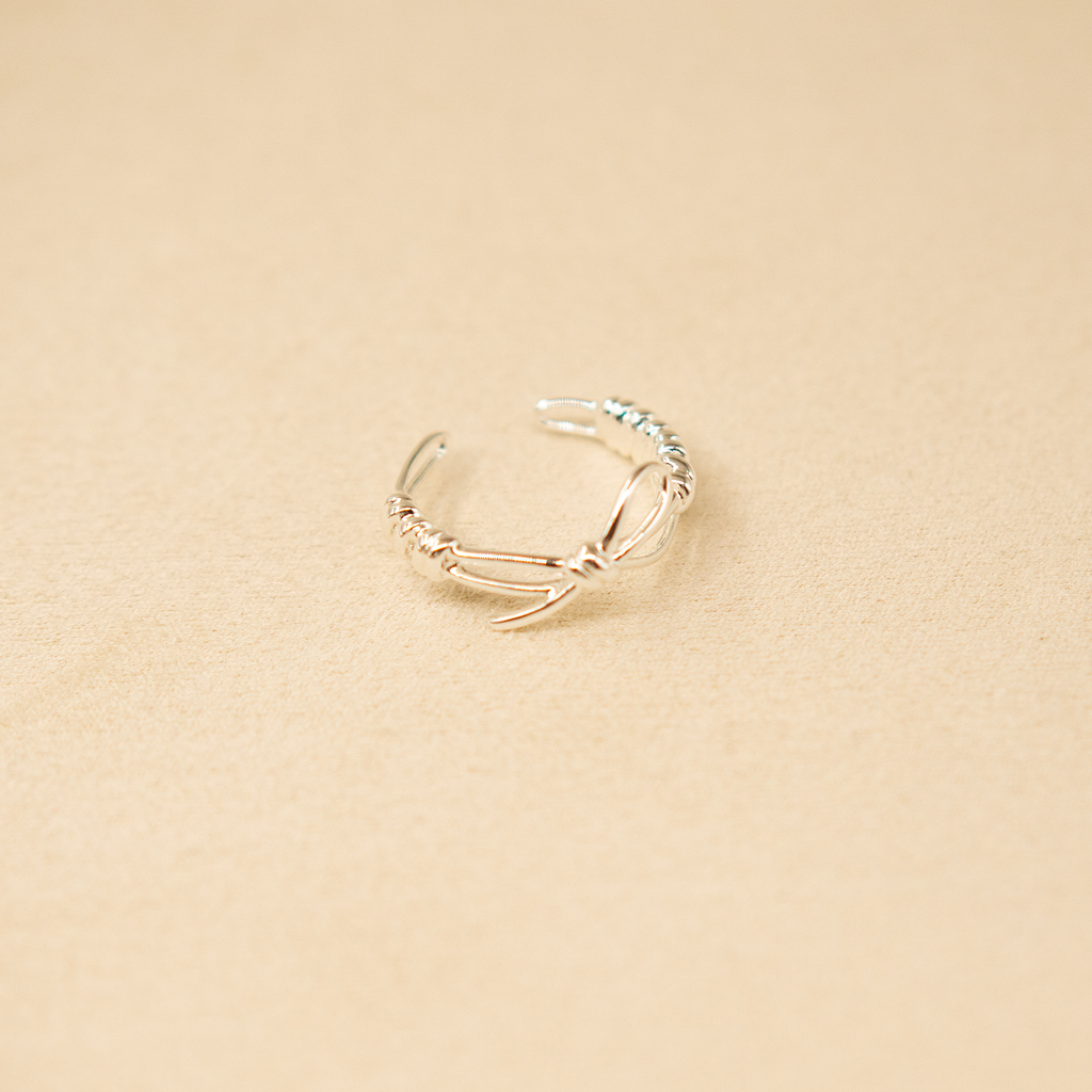 Ribbon Embrace Ring