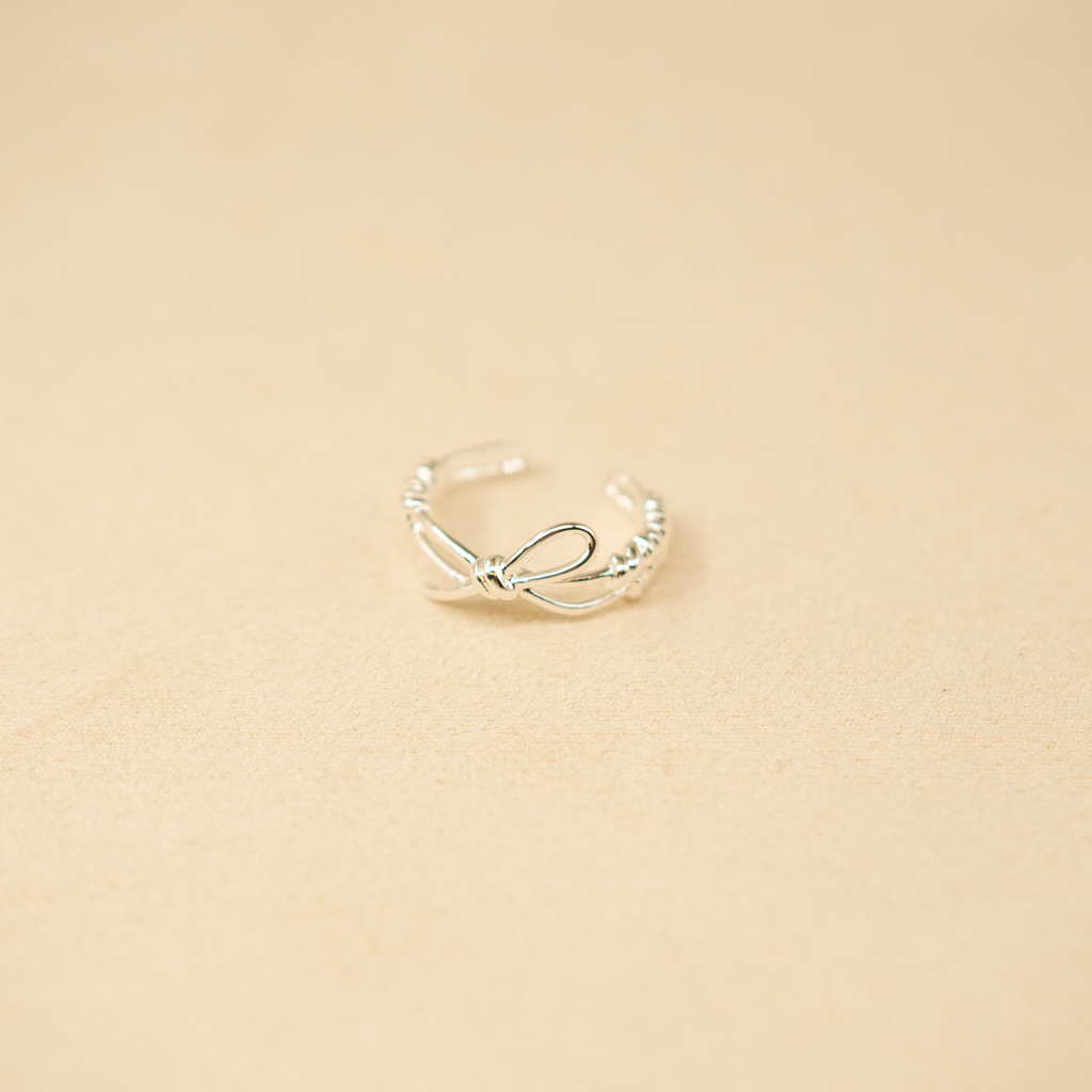 Ribbon Embrace Ring