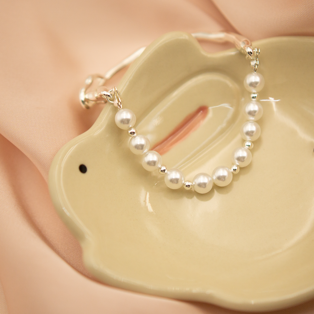 Frosty Pearl Bracelet