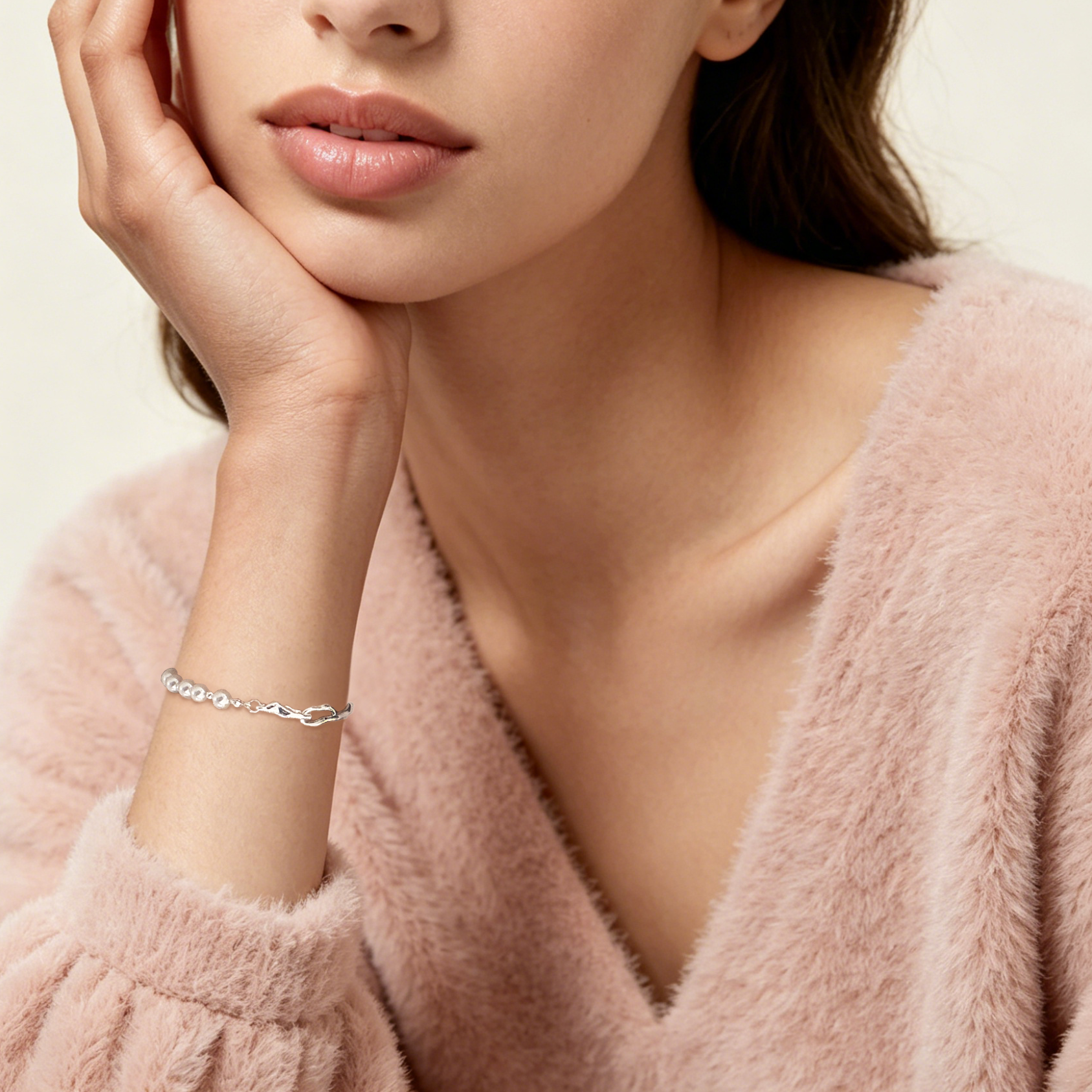 Frosty Pearl Bracelet