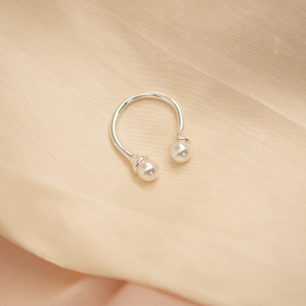 Frosty Duo Pearl Ring